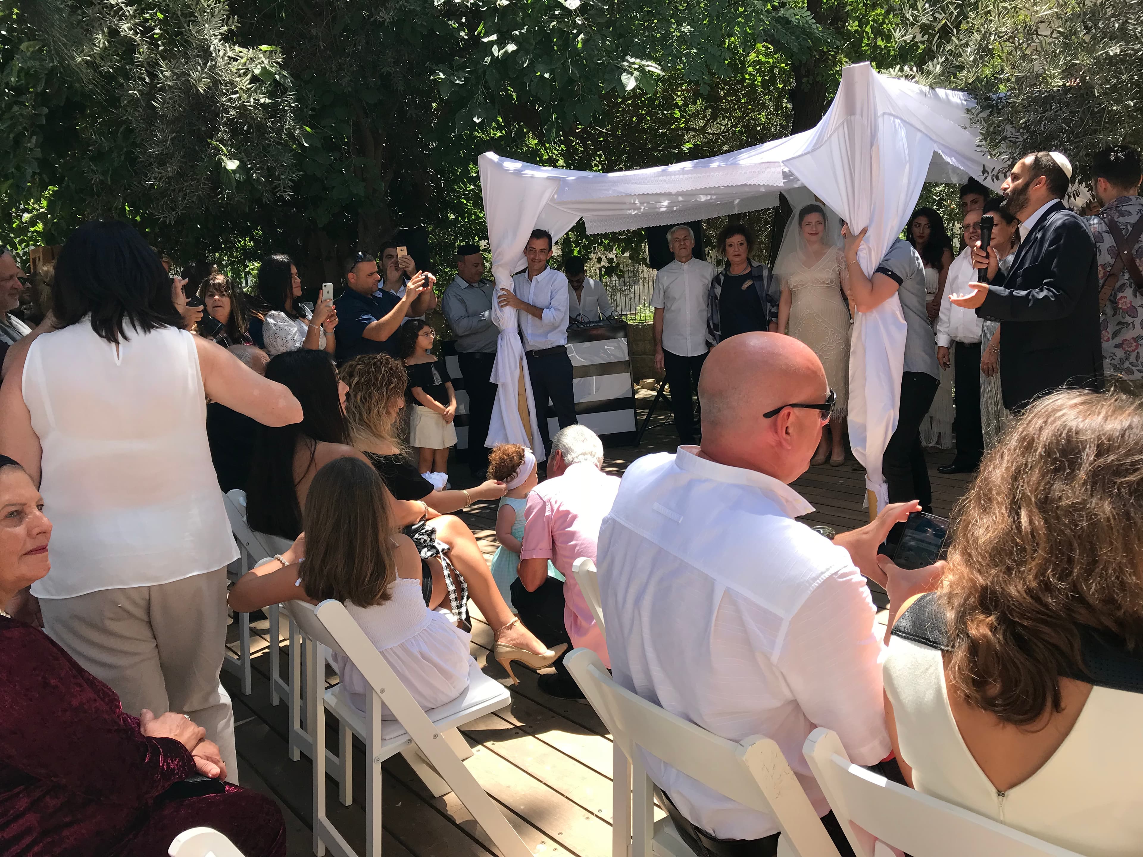 חתונת חלומות: איך לבנות פלייליסט חתונה שמשלב את כל הגילאים?